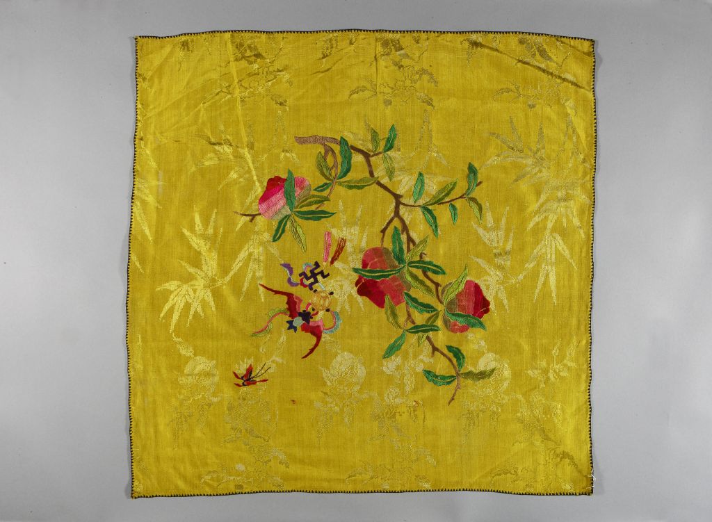 图片[1]-Fragrant silk embroidered handkerchief-China Archive